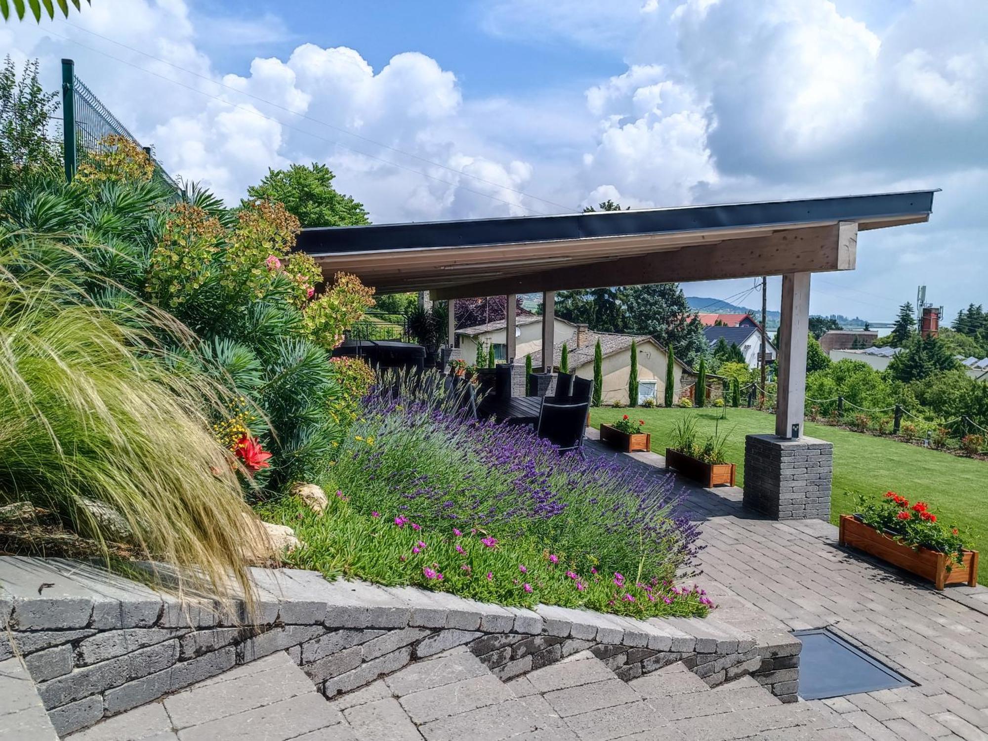 Flow House&garden Villa